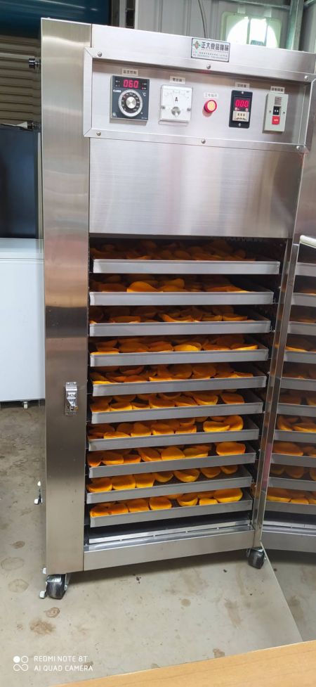 Drying Mango