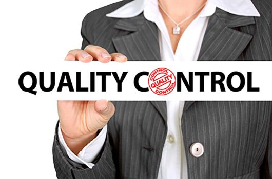 アクリルディスプレイの品質管理は、どの産業においても重要な要素です