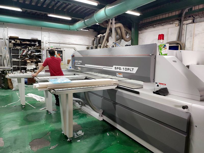 Introduce a new computerized panel saw in 2023 to enhance Acrylic Precision
