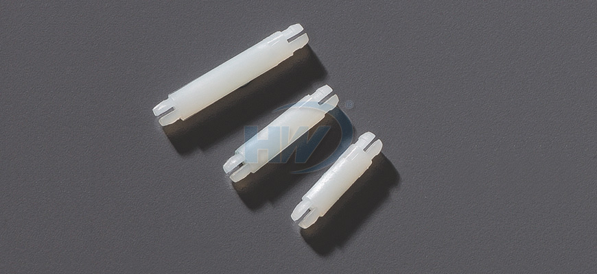 Boulons de circuit imprimé