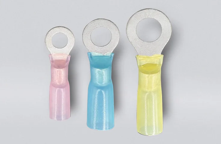 Isolierte Schrumpfringanschlüsse (gelötete Naht)