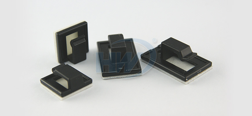 Самоклеящиеся кабельные зажимы.