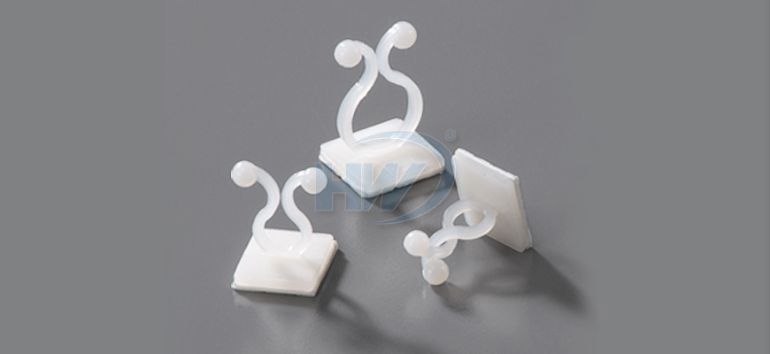 أقفال لولبية ذاتية اللصق