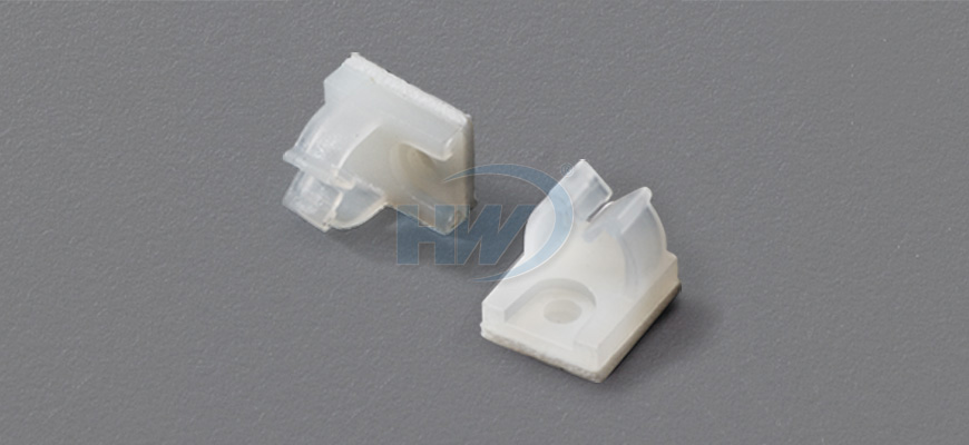 自己接着式ワイヤーサドル