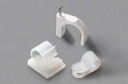 Clips y abrazaderas para cables