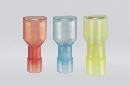 Nylon-volledig geïsoleerde vrouwelijke disconnectors (dubbele krimp), draadbereik 22-16 AWG