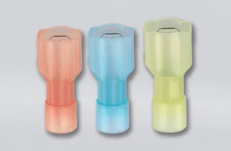 Nylon-volledig geïsoleerde mannelijke loskoppelaars (gemakkelijke invoer), draadbereik 22-16 AWG