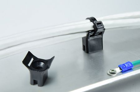 金屬探測束帶固定座,馬鞍式,PA66,最大允許帶寬0.35"(9mm)