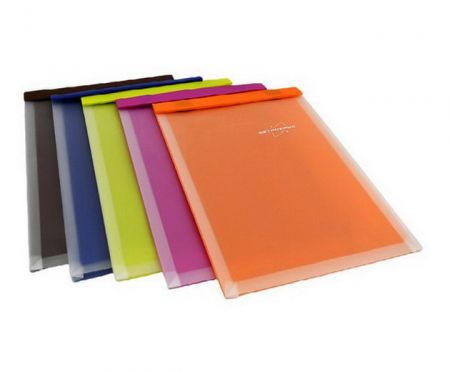 PP documententas met klittenband.