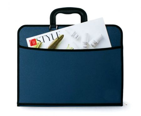 PP-case met extra zak aan de achterkant.