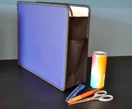 स्टोरेज पॉकेट्स के साथ कैरी केस।