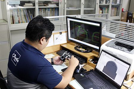 コンセプトから現実へ、すべては金型設計から始まります。