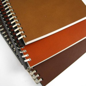 Journal avec couverture en cuir personnalisée