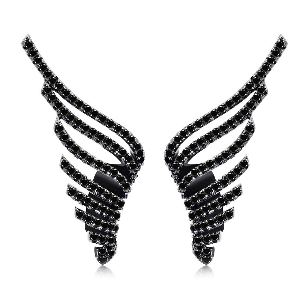 Un par de pendientes Glamorous Dark Wing, con un diseño elegante similar a alas, fabricados en latón chapado en hematita y adornados con piedras de zirconia cúbica negras y transparentes.