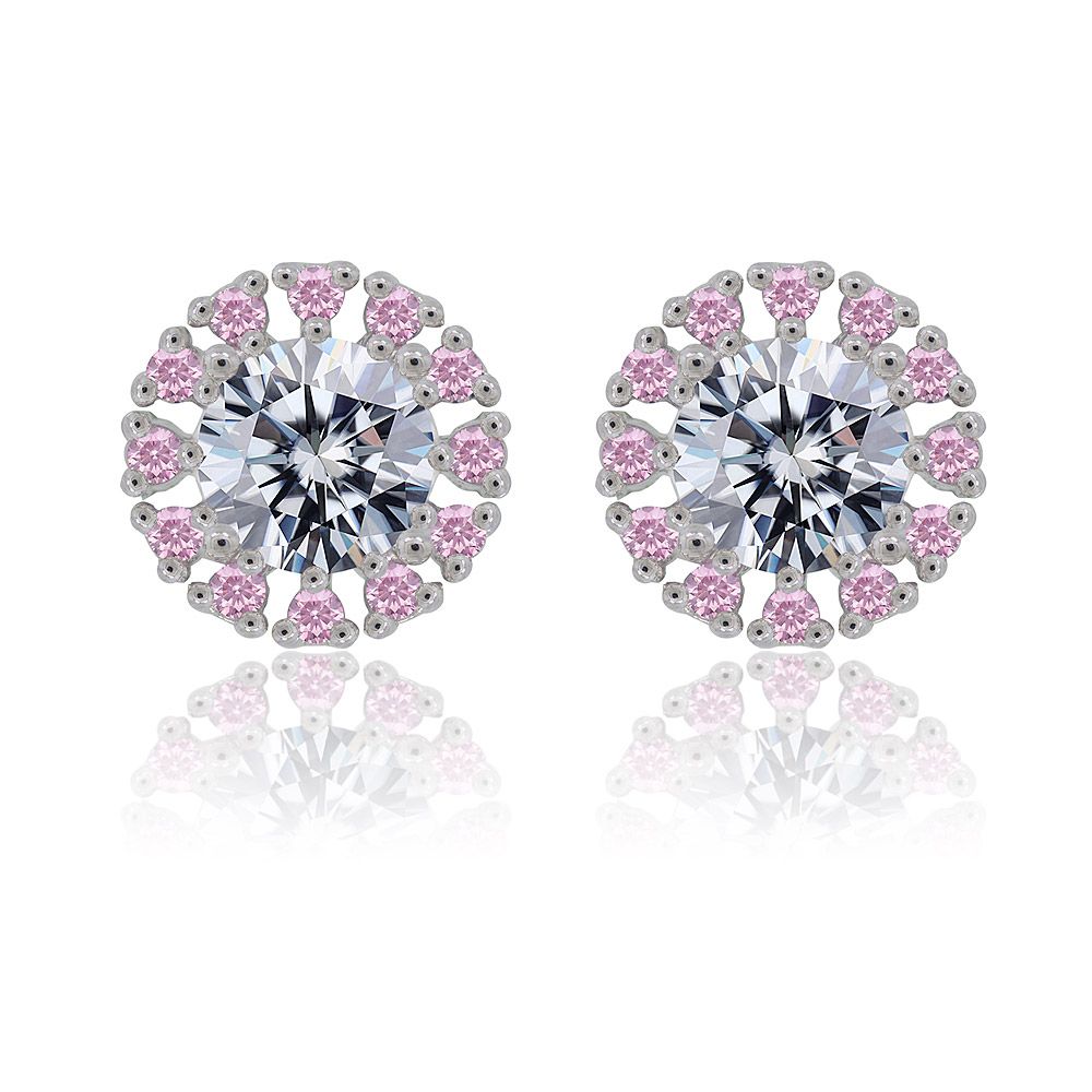 Een paar rhodium ronde roze cubic zirconia stud oorbellen, vervaardigd uit 925 sterling zilver, met een centrale heldere steen omringd door kleinere roze edelstenen.