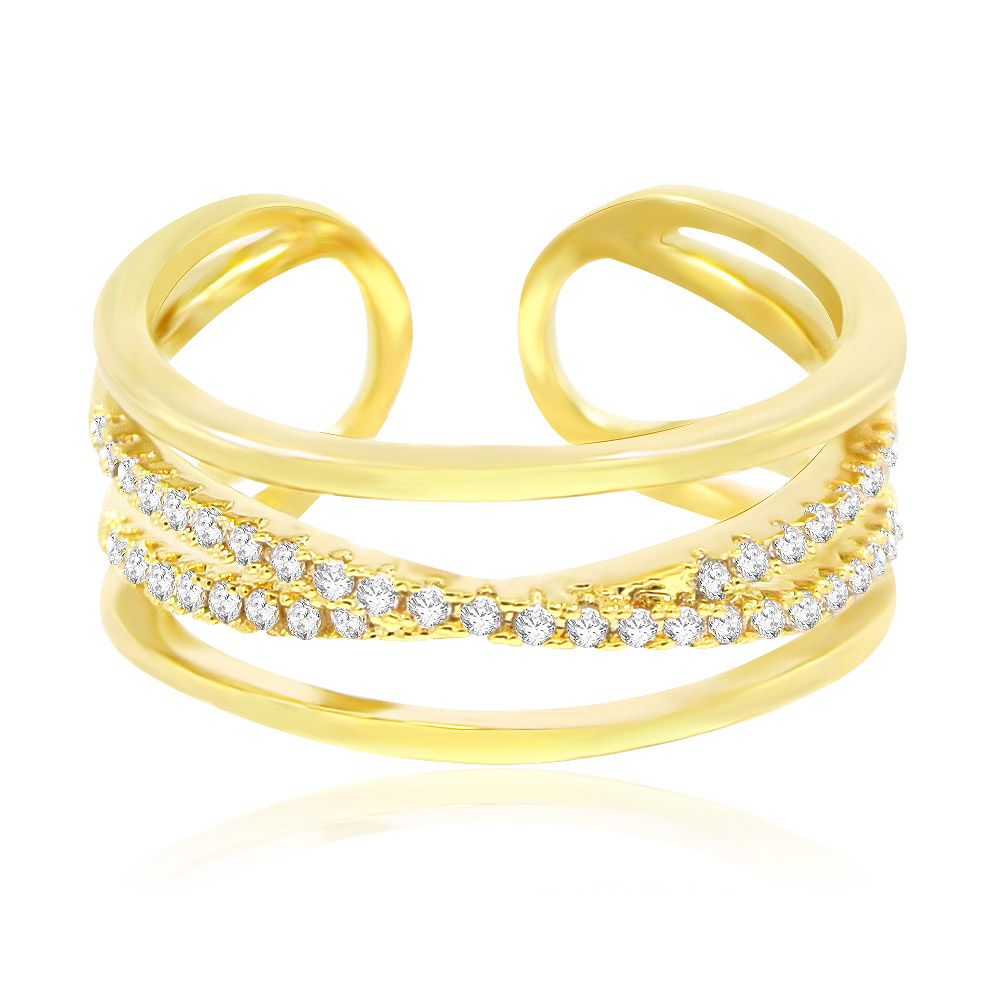 Un primer plano del Anillo Multi Banda en chapado de oro, que muestra su intrincado diseño entrelazado y piedras de circonio cúbico brillantes.