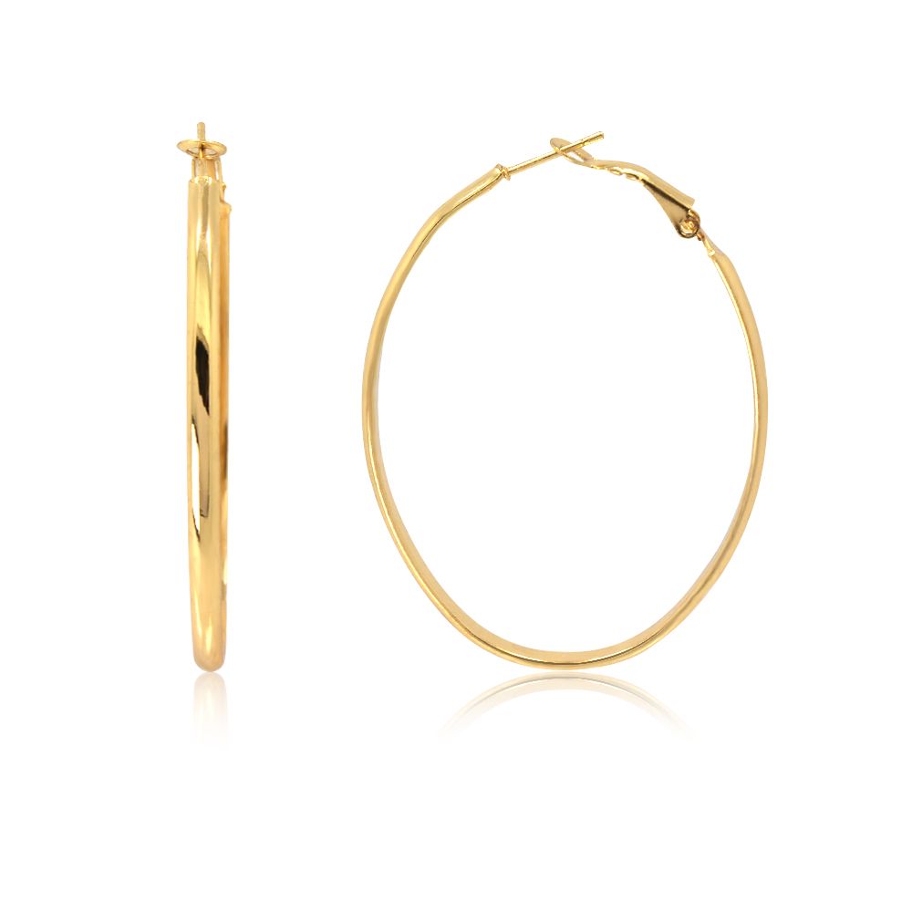 Une paire de boucles d'oreilles ovales en or poli, modèle FEQ01-G-00440, mettant en valeur leur surface lisse et réfléchissante plaquée or et leur fermeture à levier sécurisée sur fond blanc.