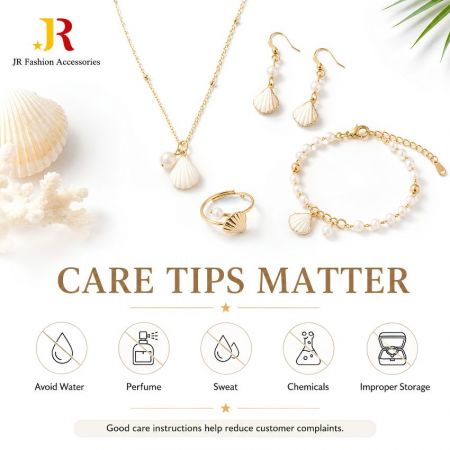 Verzorgingstips voor op maat gemaakte sieraden om klantklachten te verminderen: vermijd water, parfum, zweet en chemicaliën. Gouden schelp sieraden set.