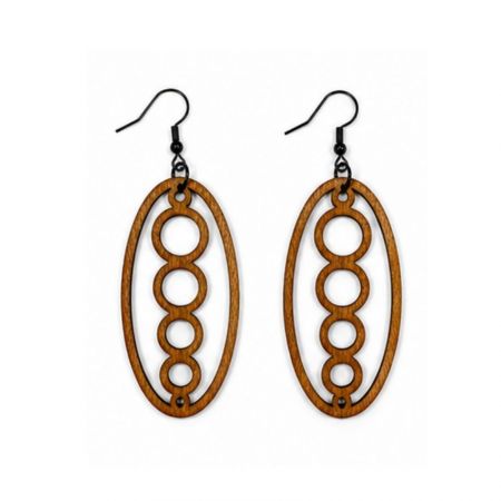 Pendientes de madera en forma de gota bohemios con intrincados detalles florales y geométricos para proveedores de joyería.
