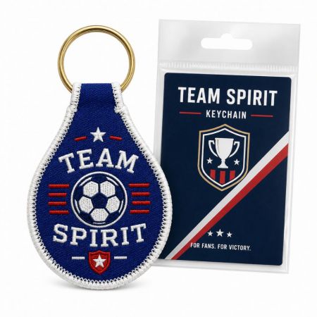 Mercancía para aficionados de equipo deportivo, llavero de parche de balón de fútbol bordado con inserto de respaldo de bolsa de polietileno de marca.