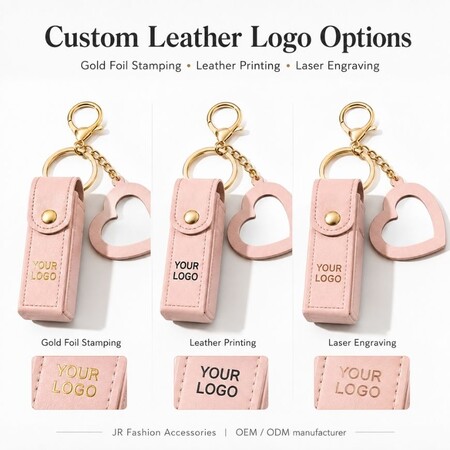 Options de logo personnalisé pour les porte-clés en cuir à rouge à lèvres, y compris le marquage à chaud doré, l'impression sur cuir et la gravure au laser.