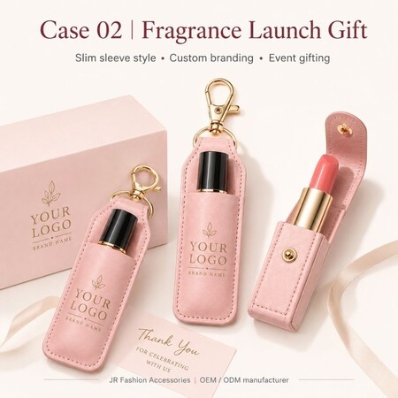 Porte-clés en cuir PU rose pour parfum et rouge à lèvres avec emballage personnalisé, idéal pour les cadeaux promotionnels de lancement de parfum.
