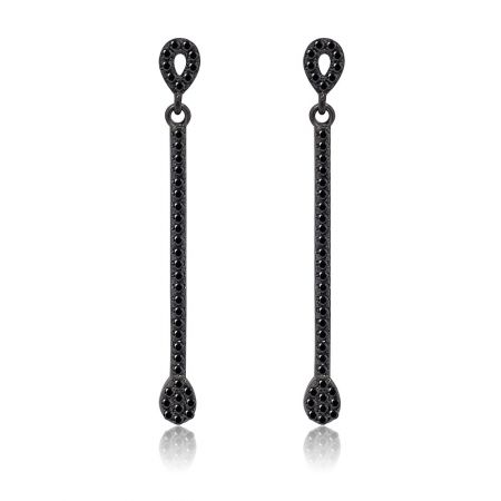 Pendiente colgante de barra CZ negra - Un par de pendientes colgantes de barra CZ negra con un diseño largo y delgado, adornados con pequeñas piedras de circonita cúbica negra.