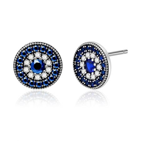 Bovenaanzicht van de ronde blauwe edelsteen stud oorbellen gezet in zilver.