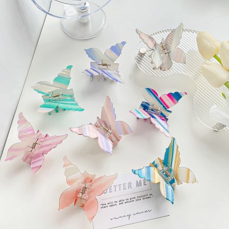 Women Strip Pattern Acetic Acid Acetate Butterfly Hair Claw Clips (5 pcs) - A vibrant set of women's butterfly hair claw clips made from colorful strip-patterned acetate.