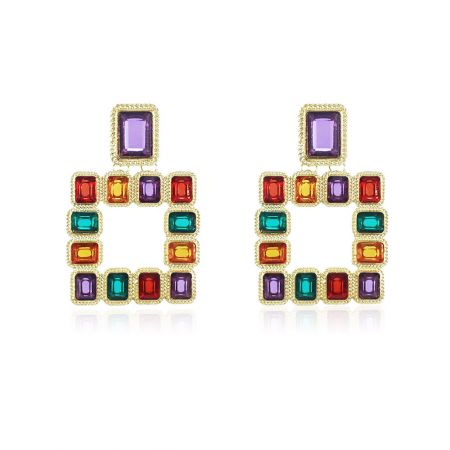 Grandes boucles d'oreilles multicolores de mariée. - Grandes boucles d'oreilles multicolores de mariée (JRE-011), une paire de boucles d'oreilles plaquées en or avec des pierres précieuses colorées dans un design géométrique carré.