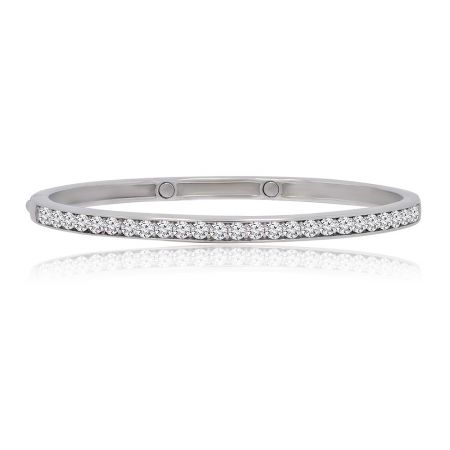 Bracelet Eye On Me - Le bracelet Eye On Me, un bracelet en laiton plaqué rhodium présentant un cercle complet de pierres en zircon cubique taillées en princesse.