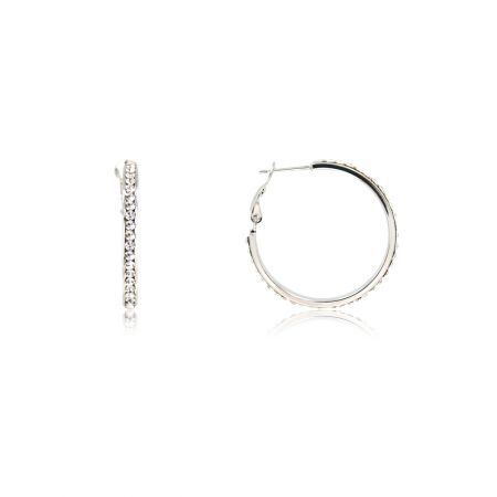 Petites boucles d'oreilles percées avec strass. - Une paire de boucles d'oreilles en argent incrustées de diamants, modèle FEQ01-R-C-00210, mettant en valeur leurs cristaux tchèques blancs étincelants sur un fond blanc.