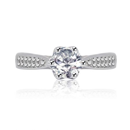 Stijlvolle duidelijke CZ-ring - Vooraanzicht van de Classy Clear CZ-ring, met de briljante centrale zirkoniasteen in een gerhodineerde koperen band.