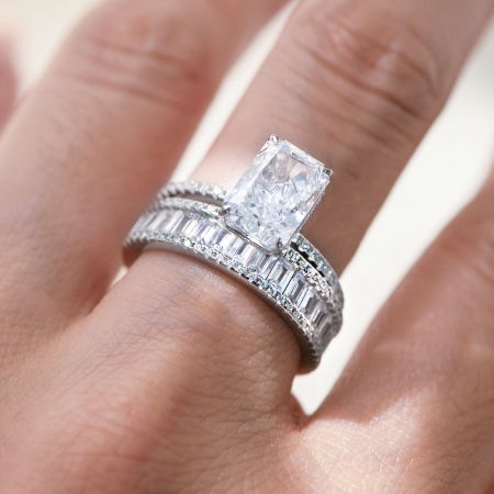 Elegant 925 sterling silver engagement ring set with a large rectangular-cut diamond.