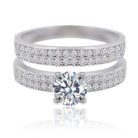 Set van verleden en toekomst - Ringset met gerhodineerde zirkonia's - Close-up van de Past And Future-set, een hoogwaardige gerhodineerde ring met meerdere zirkoniastenen, die het ingewikkelde ontwerp laat zien.