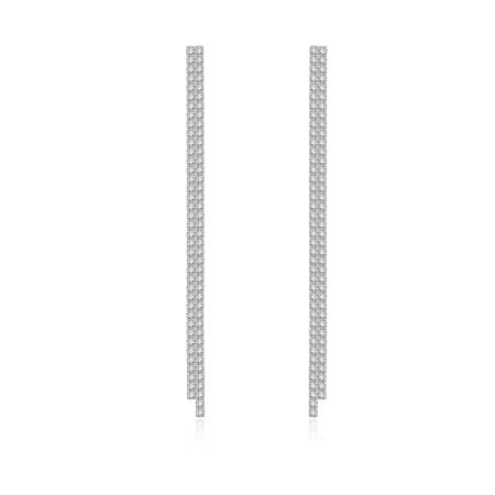 Pendientes de candelabro de doble fila CZ - Un impresionante par de pendientes de candelabro de doble fila CZ con un diseño moderno y elegante, fabricados en latón chapado en rodio.