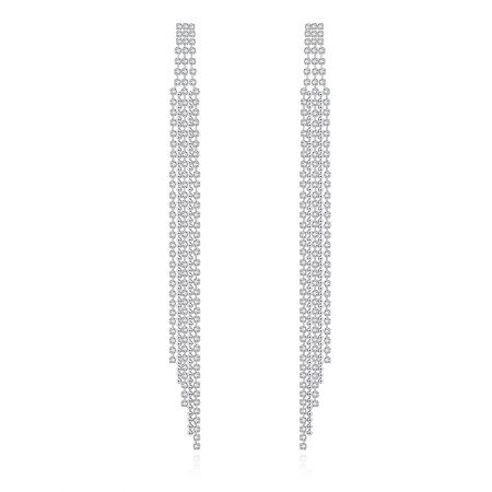 Boucles d'oreilles de mariée en cristal argenté extra longues. - Boucles d'oreilles de mariée en cristal argenté extra longues avec un design luxueux orné de diamants.