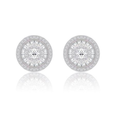 Heldere Ronde Cubic Zirconia Stud Oorbellen - Vooraanzicht van de Heldere Ronde Cubic Zirconia Stud Oorbellen, die de centrale steen, milgrain details en het meerlagige cirkelvormige ontwerp in 925 sterling zilver toont.