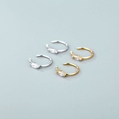 Fermagli per anello nasale senza piercing in argento sterling 925 (5 pezzi) - Una vetrina di fermagli per naso in argento sterling 925 senza piercing, disponibili in finiture argento e oro, ciascuno adornato con una delicata pietra preziosa trasparente.