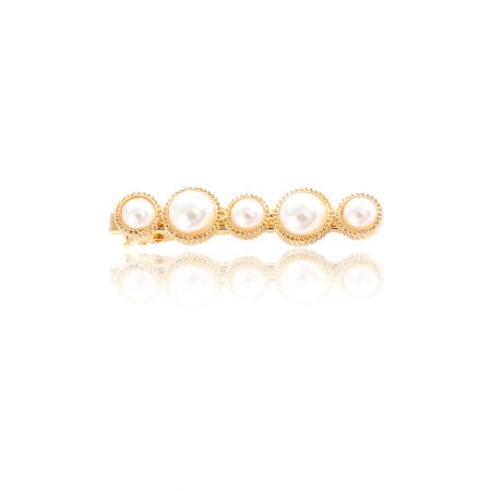 Horquillas de perlas falsas - Una elegante horquilla de oro con cinco perlas falsas, perfecta para los accesorios de cabello de mujer.