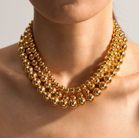 RVS vergulde kralenketting - Close-up van de RVS vergulde kralenketting (JRS-016), met een gedetailleerd uitzicht op de gouden kralen en een hoogwaardige afwerking.