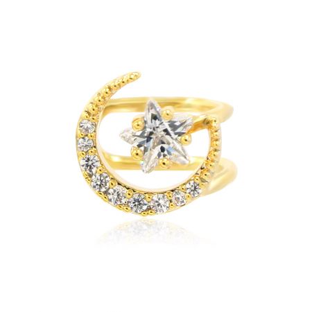 Foto de estudio detallada del Ear Cuff Geométrico Moon Star sobre un fondo blanco.