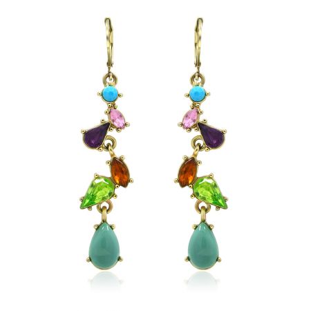 Aretes colgantes multicolores Daisy Tropical - Un par de aretes colgantes multicolores Daisy Tropical (JRE-023) que presentan un acabado chapado en oro y una vibrante variedad de piedras de resina multicolores en un diseño de candelabro.