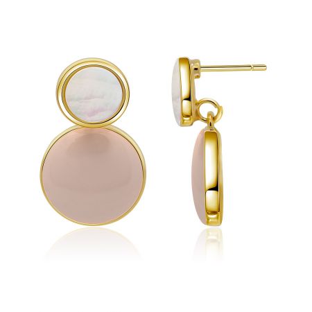 Detaillierte Ansicht der runden Disc-Ohrringe aus Frühlingsemaille, die die Opal- und roségoldenen Komponenten hervorhebt.