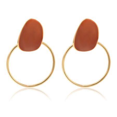 Aretes de aro cuadrado marrón de esmalte - Un par de aretes de aro cuadrado marrón de esmalte, con chapado en oro y elegantes piedras de epoxi naranja-marrón.