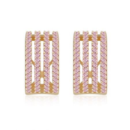 Brick Road Huggie - Boucles d'oreilles en anneau en CZ plaqué or - Une paire de boucles d'oreilles Huggie Brick Road, présentant quatre rangées de zircon cubique rose serties en pavé sur un anneau en laiton plaqué or avec un design moderne.