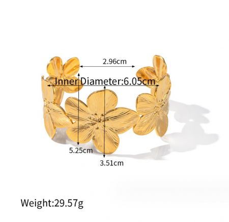 Detailed dimensions of the gold-plated stainless steel floral bracelet.