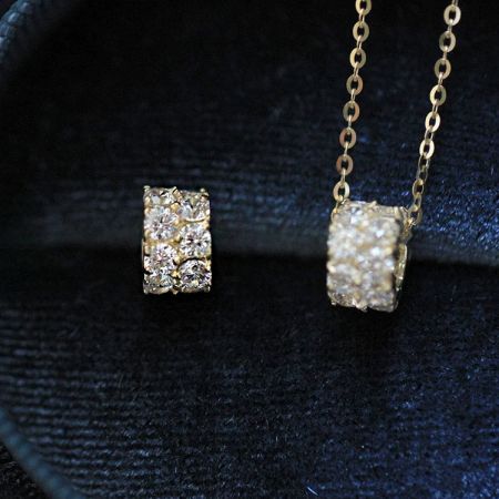 The complete 925 silver geometric necklace set arranged elegantly.