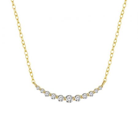 Collar de barra curva CZ de plata esterlina 925. - Una toma de estudio detallada del collar de barra curva CZ de plata esterlina 925, mostrando su chapado en oro y las piedras de circonio cúbico brillantes en la barra curva.