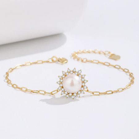 925 Sterling Zilveren Enkele Parel Zircon Paperclipketting Armbanden - Een prachtige armband van 925 sterling zilver uit een set van vijf, met een delicate paperclipketting, een glanzende enkele parel en een sprankelende zirconsteen.